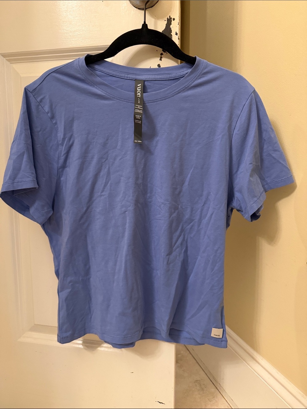 Vuori Short Sleeve crop Tee in Periwinkle